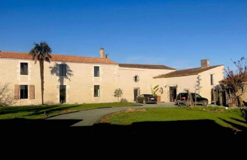 Saint Ouen d'Aunis House | Logis d'aventon <>Magnificent residence 10' from La Rochelle