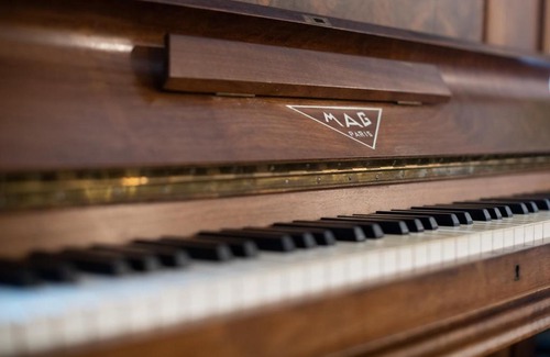 Buzancais Hotel | Logis Hôtel Au Croissant