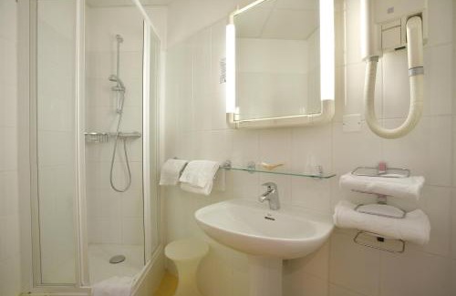 Faverges-Seythenex Hotel | Logis Hôtel de Genève et Restaurant , Faverges-Seythenex