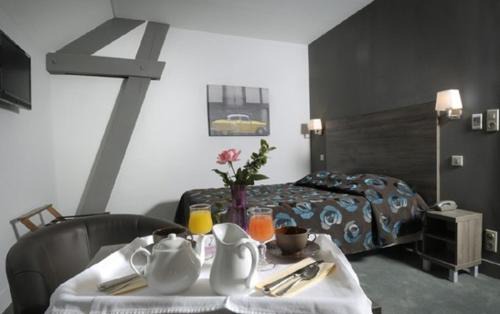 Masseret Hotel | Logis Hôtel de la Tour