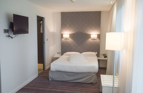 Avrille Hotel | Logis Hôtel Domaine du Moulin Cavier - Restaurants & Spa