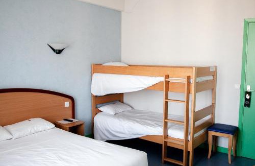 Volvic Hotel | Logis Hôtel du Commerce