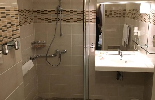 Chaufour-les-Bonnieres Hotel | LOGIS HÔTEL LES NYMPHEAS