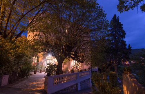 Grasse Hotel | Logis Hôtel La Bellaudière