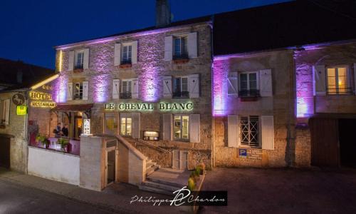 Langres Hotel | Logis Hôtel Le Cheval Blanc
