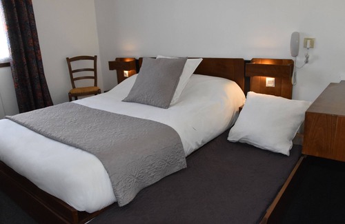 Parigny Hotel | Logis Hôtel le Dahu