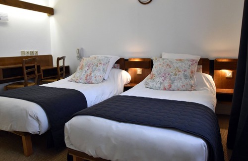 Parigny Hotel | Logis Hôtel le Dahu