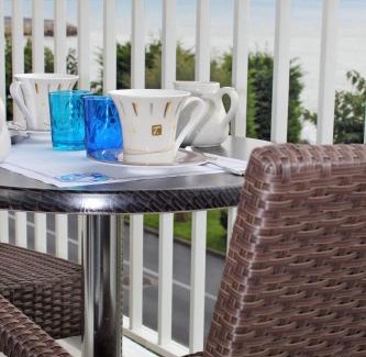 Royan Hotel | Logis Hôtel Les Bleuets