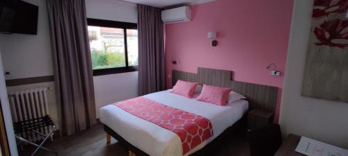 Royan Hotel | Logis Hôtel Les Bleuets