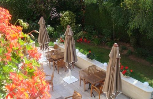 Neufchatel-en-Bray Hotel | Logis Hôtel Les Airelles Neufchâtel En Bray