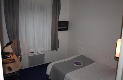 Cesson-Sevigne Hotel | Logis Hôtel Lodge La Valette