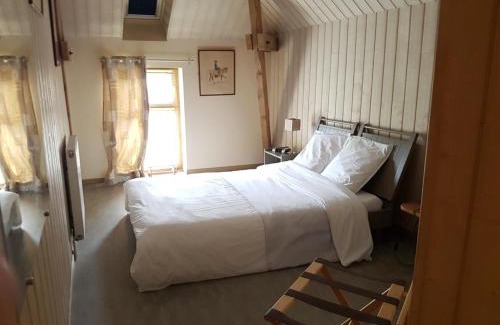 Saint-Pavace House | Logis Hôtel Relais Des Caillères