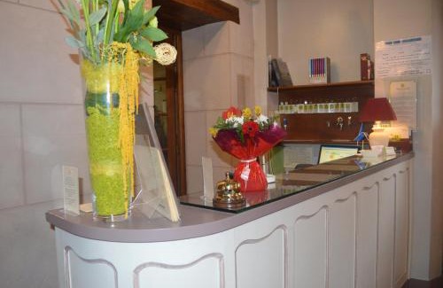 Sille-le-Guillaume Hotel | Logis Hôtel & Restaurant - Le Bretagne