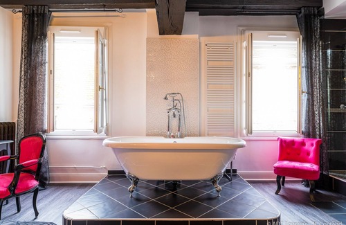 Blere Hotel | Logis Hôtel Restaurant Le Cheval Blanc