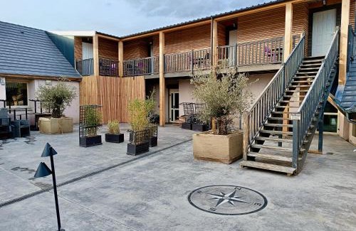 Nebouzat Hotel | Logis Hôtel Volcan Sancy