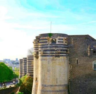 Downtown Angers Hotel | Logis Hôtels- Hôtel Marguerite d'Anjou Angers château
