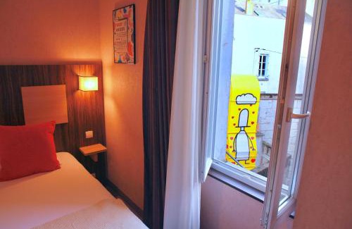 Downtown Angers Hotel | Logis Hôtels- Hôtel Marguerite d'Anjou Angers château