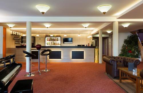 Pacy-sur-Eure Hotel | Logis Hotel Altina
