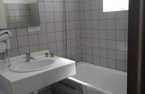 Pierrefort Hotel | Logis Hotel du Midi