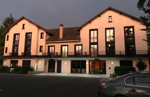 Mereau Hotel | Logis - Hotel Restaurant La Mire