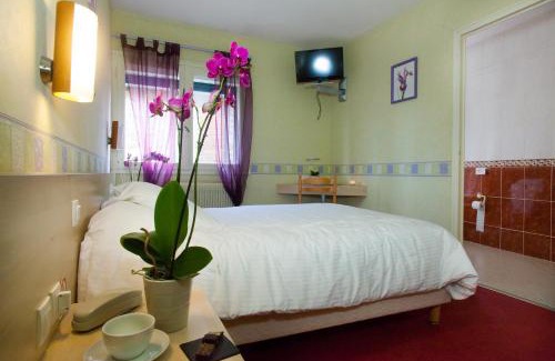 Guichen Hotel | Logis Hotel Restaurant Le Commerce