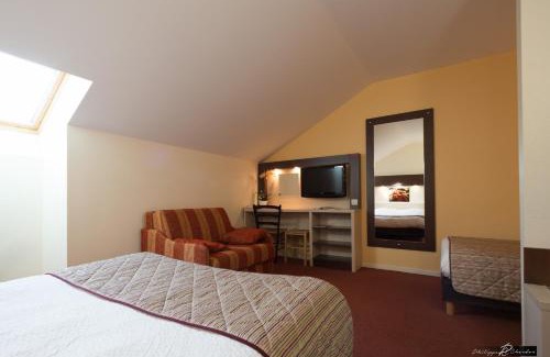 Saints-Geosmes Hotel | Logis Jum'Hotel