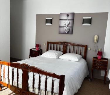 Seilhac Hotel | Logis Relais des Monedieres