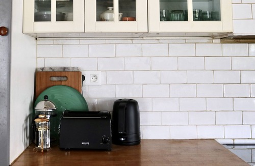 Assay House | Loire Valley 17th century gatehouse near Chinon