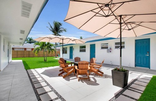 River Oaks Villa | LoKal Rental 2AB - Tropical Villa near Downtown