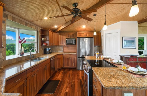 Princeville House | Lola Hale, Spacious Upgraded Hawaiiana House, A/C and Hot Tub