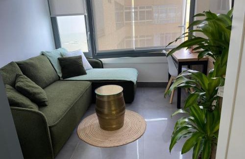 Las Palmas de Gran Canaria Apartment | LolaZen LasCanteras