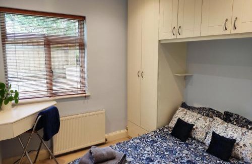 Hornsey Apartment | London 1-Bed Apt Sleeps 4 near Alexandra Park