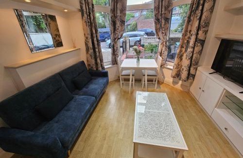 Hornsey Apartment | London 1-Bed Apt Sleeps 4 near Alexandra Park