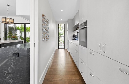 Portsea House | London Bridge Coastal Escape