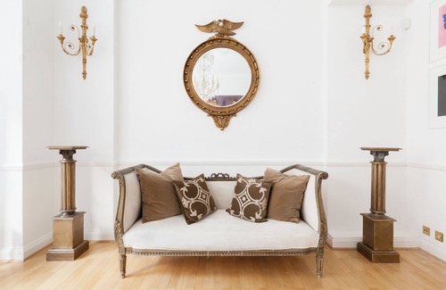 City of Westminster Apartment | London Central - a stylish apartment accommodating up to 7 people in Mayfair.