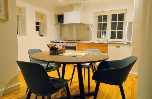Hoxton Apartment | London City Old St Metro Luxury 1 bed Free Parking Library Conversion