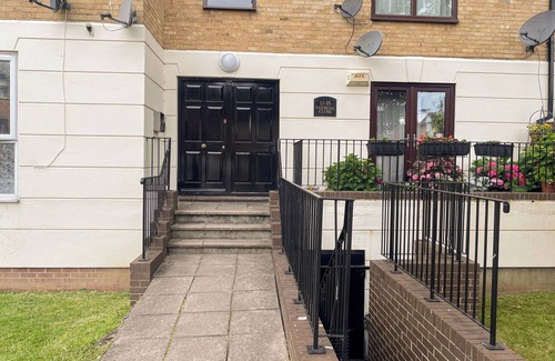 Canning Town North Apartment | London Flat close to Canary Wharf & Greenwich O2