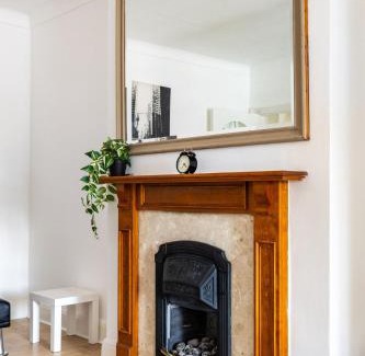 Dudden Hill Apartment | London flat near Wembley, self check in, garden