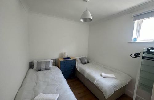 Dudden Hill Apartment | London flat near Wembley, self check in, garden