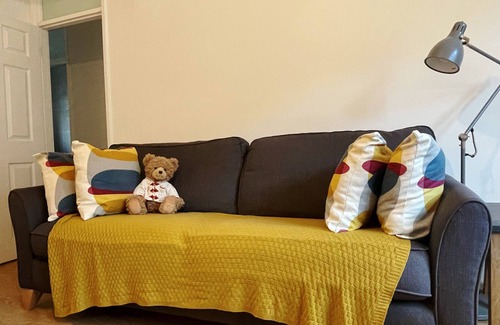 Hammersmith Apartment | London Hammersmith - Spacious 3 Bed - 5 minutes to tube and Thames River Walk