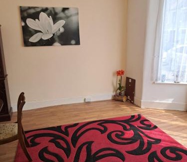 Loxford House | London Ilford town house