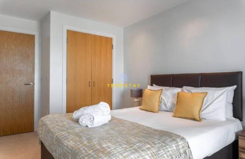 Slough Apartment | LONDON IN 15 MINS! STYLISH APARTMENT NEAR HEATHROW