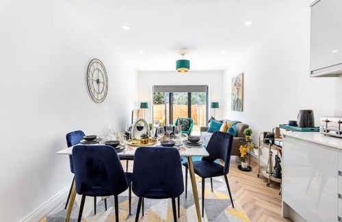 Hobbayne Apartment | London large luxury garden flat