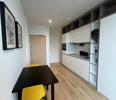 Heathrow Villages Apartment | London Luxury Heathrow AIRPORTApartments Terminal at 12345 PARKING ON SITE