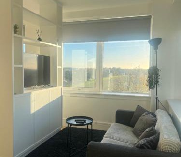 Heathrow Villages Apartment | London Luxury Heathrow AIRPORTApartments Terminal at 12345 PARKING ON SITE