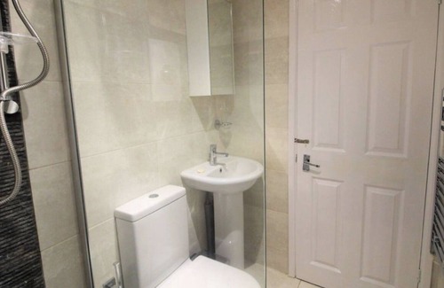 Southgate Apartment | London Studio Apt - No Sharing - Ground Floor - Private Entrance