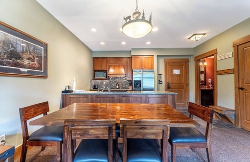 River Run Apartment | Lone Eagle #3029 by Summit County Mountain Retreats