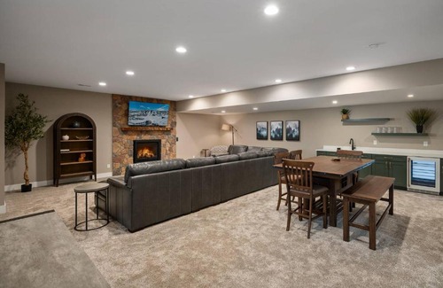 Granby House | Lone Eagle 855