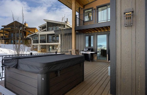 Granby House | Lone Eagle 855