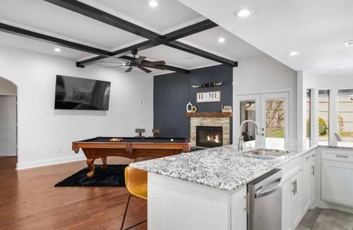 Grand Prairie House | Lone Star house by AT&T, Six Flags ,Globe life,Pool-Jacuzzi!